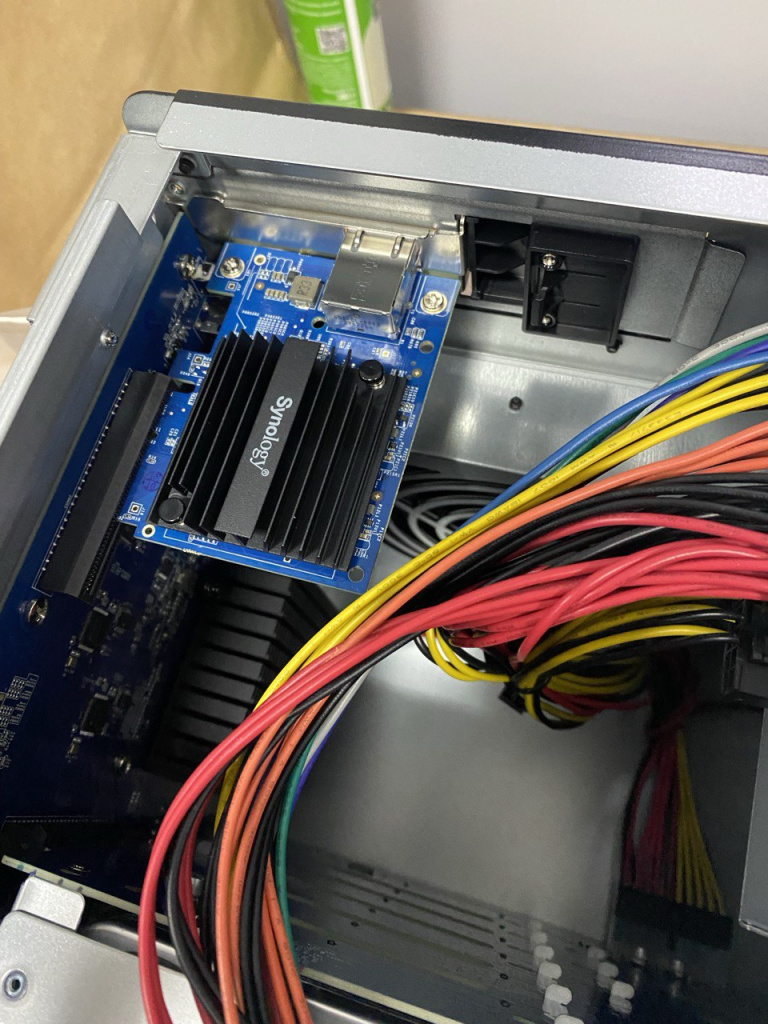 Установка карты 10GbE в слот PCIe